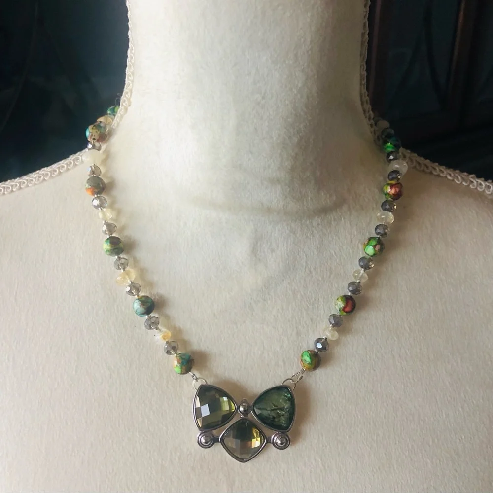 Handcrafted genuine stone cal silica citrine bow tie pendant necklace